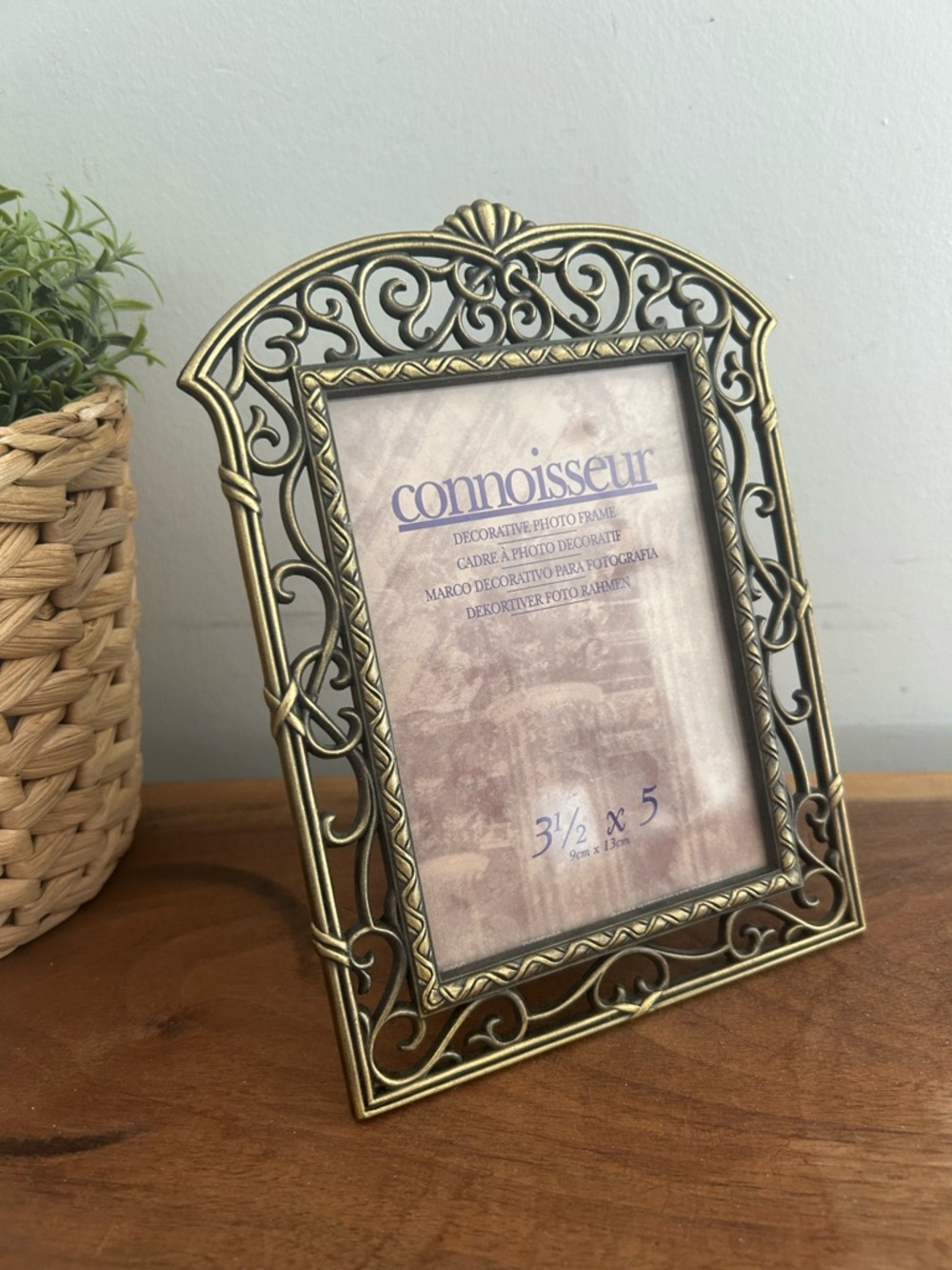 Vintage Gold Bronze Tone Metal Picture Frame Raised Relief Scrolled 3.5x5